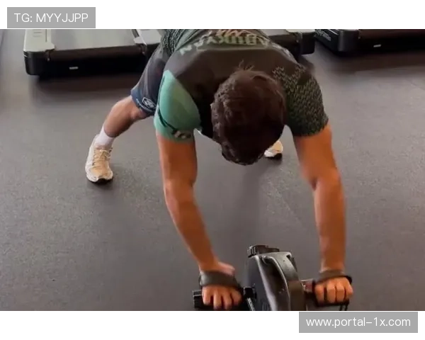 萨鲁基安喊话托普里亚,愿出战明年一月份赛事